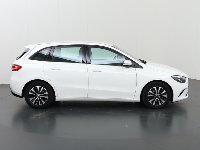 Mercedes-Benz B-KLASSE 200 Business Solution | Trekhaak | Achteruitrijcamera | Widescreen | Stoelverwarming |