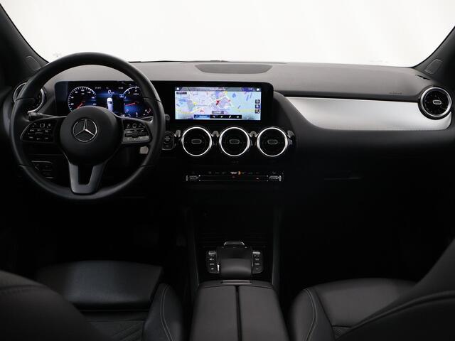 Mercedes-Benz B-KLASSE 200 Business Solution | Trekhaak | Achteruitrijcamera | Widescreen | Stoelverwarming |