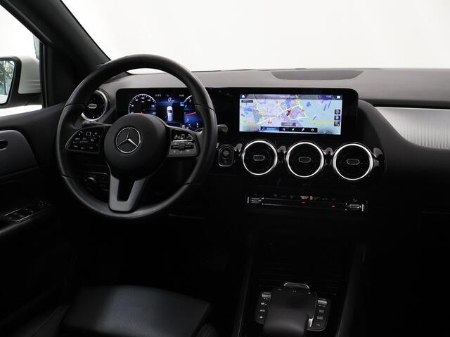 Mercedes-Benz B-KLASSE 200 Business Solution | Trekhaak | Achteruitrijcamera | Widescreen | Stoelverwarming |