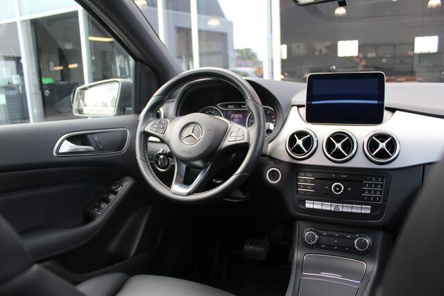 Mercedes-Benz B-KLASSE 180 Ambition | Trekhaak | Pano | Cruise