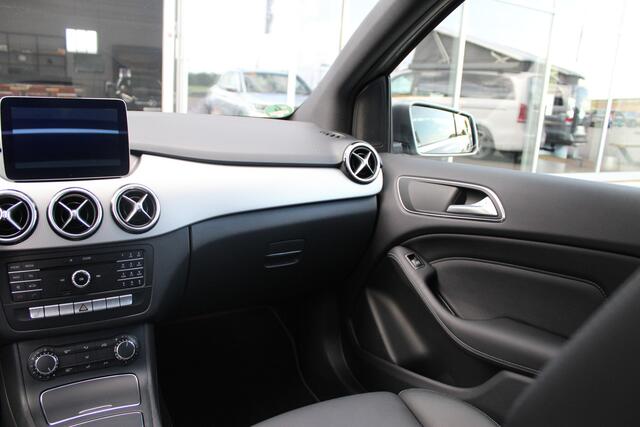 Mercedes-Benz B-KLASSE 180 Ambition | Trekhaak | Pano | Cruise