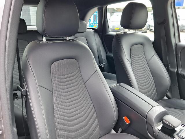 Mercedes-Benz B-KLASSE 180 Business Solution | Trekhaak | Widescreen | Stoelverwarming | LED verlichting | Elektrische achterklep