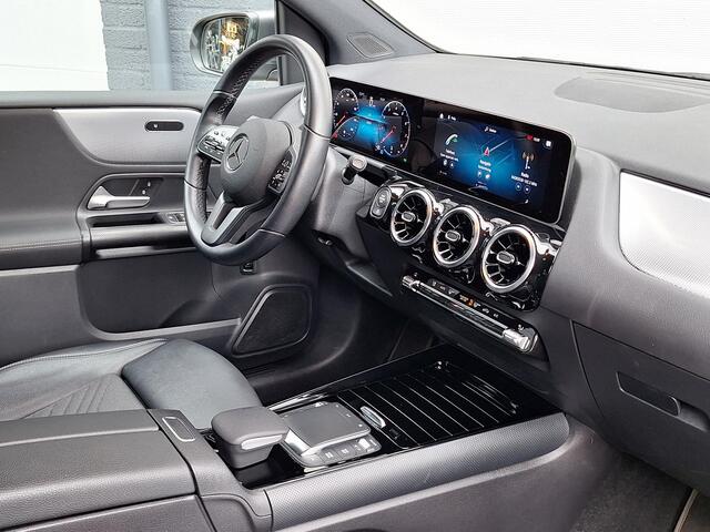 Mercedes-Benz B-KLASSE 180 Business Solution | Trekhaak | Widescreen | Stoelverwarming | LED verlichting | Elektrische achterklep