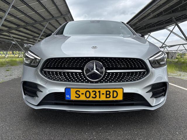 Mercedes-Benz B-KLASSE 250 e AMG Line | Night | Sfeerverlichting | Stoelverwarming | Trekhaak | Parkeercamera |