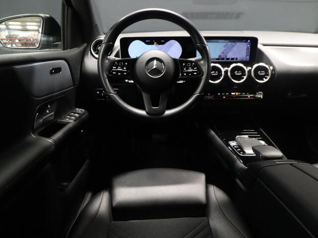 Mercedes-Benz B-KLASSE 200 Business Solution [SCHUIFKANTELDAK, APPLE CARPLAY, CRUISE CONTROL, DIGITAL DASH, STOELVERWARMING, CAMERA, ELEKTRISCHE ACHTERKLEP, FLIPPERS, NAVIGATIE, NIEUWSTAAT]
