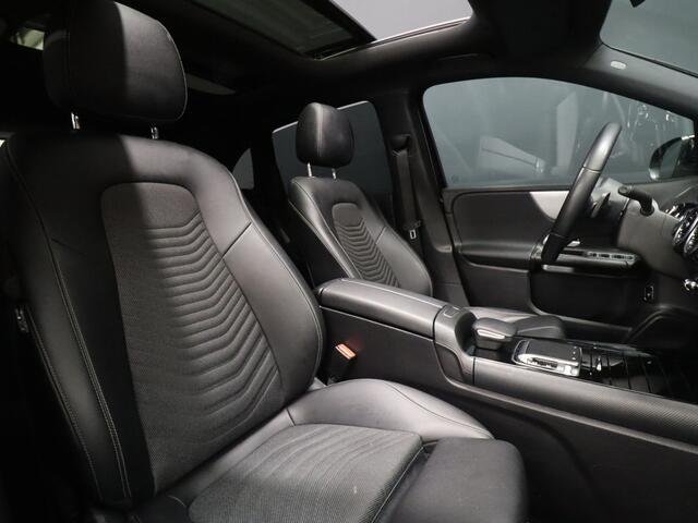 Mercedes-Benz B-KLASSE 200 Business Solution [SCHUIFKANTELDAK, APPLE CARPLAY, CRUISE CONTROL, DIGITAL DASH, STOELVERWARMING, CAMERA, ELEKTRISCHE ACHTERKLEP, FLIPPERS, NAVIGATIE, NIEUWSTAAT]