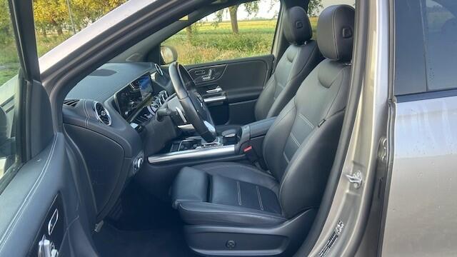 Mercedes-Benz B-KLASSE 200 AMG LINE AUTOMAAT 1E EIGENAAR!! NAVIGATIE WIDESCREEN, LEER, MEMORY STOELEN, STOELVERWARMING, KEYLESS GO, ELEC. PANORAMADAK, DISTRONIC, DODEHOEK+SPOORASSIST, 360 GRADEN CAMERA, PARKEERHULP VOOR/ACHTER, MULTIBEAM LED, 18"AMG-VELGEN, ENZ. ENZ. FULL OPTIO