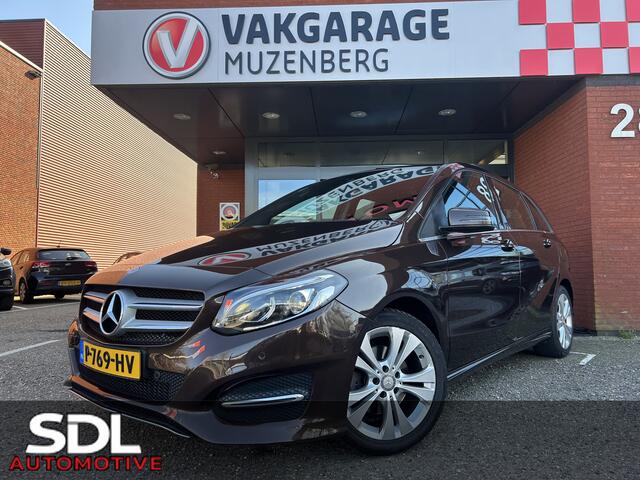 Mercedes-Benz B-KLASSE 180 Ambition // LED // NAVI // CLIMA // HALF LEDER // PDC // STOELVERWARMING //