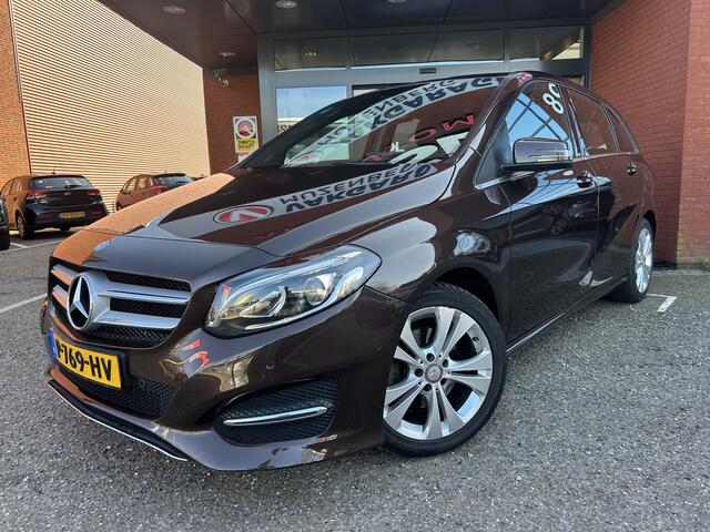 Mercedes-Benz B-KLASSE 180 Ambition // LED // NAVI // CLIMA // HALF LEDER // PDC // STOELVERWARMING //