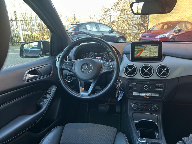 Mercedes-Benz B-KLASSE 180 Ambition // LED // NAVI // CLIMA // HALF LEDER // PDC // STOELVERWARMING //