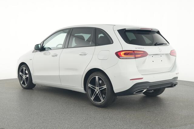 Mercedes-Benz B-KLASSE 250 e Night Plug-In Hybride Night Pakket | Sfeerverlichting | Ledkoplampen | Keyless-Go | Easy-Pack Achterklep. Inclusief 24 maanden MB Certified garantie voor Europa.