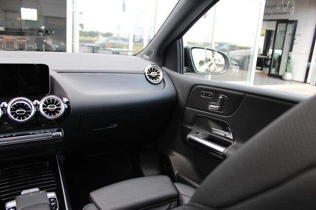 Mercedes-Benz B-KLASSE 220 4MATIC Premium Plus | Pano | Burmester | Trekhaak |