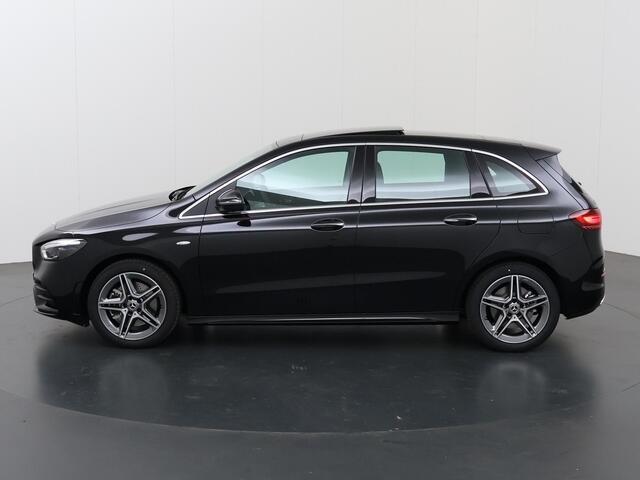 Mercedes-Benz B-KLASSE 250 e Business Solution AMG | Panoramadak| Trekhaak | Winterpakket |