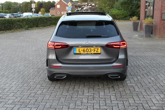 Mercedes-Benz B-KLASSE 200 Business Solution AMG Schuifdak-Navi-Matrix Led-Camera- Nieuwstaat !!!