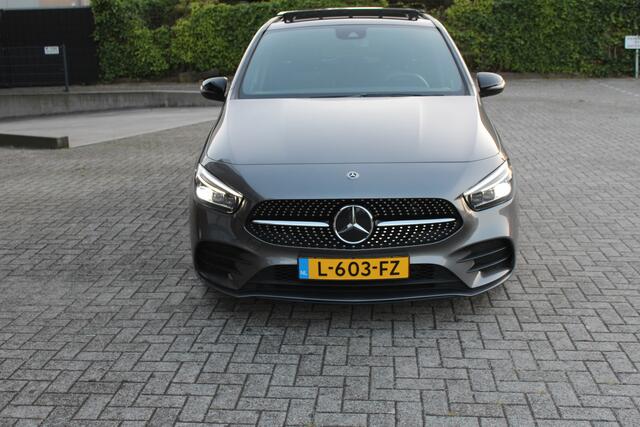 Mercedes-Benz B-KLASSE 200 Business Solution AMG Schuifdak-Navi-Matrix Led-Camera- Nieuwstaat !!!