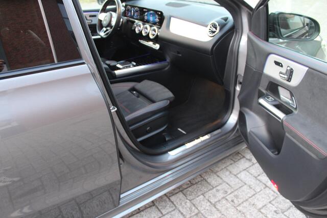 Mercedes-Benz B-KLASSE 200 Business Solution AMG Schuifdak-Navi-Matrix Led-Camera- Nieuwstaat !!!