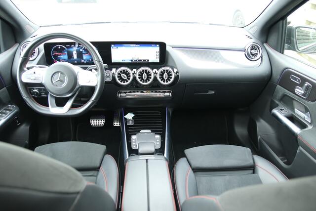 Mercedes-Benz B-KLASSE 180 Business Solution AMG / Climate / Trekhaak / Navi
