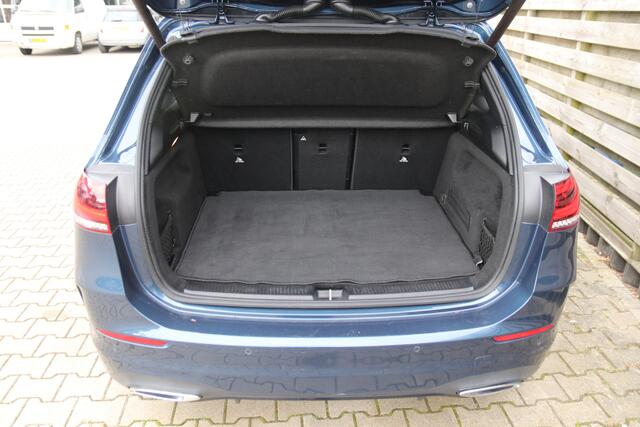 Mercedes-Benz B-KLASSE 180 Business Solution AMG / Climate / Trekhaak / Navi