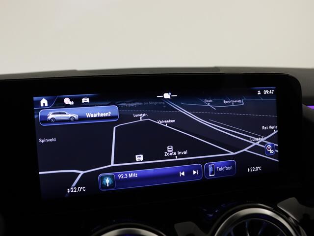 Mercedes-Benz B-KLASSE 180 Star Edition | Trekhaak | Dodehoekassistent | USB-pakket plus | Parkeerpakket met achteruitrijcamera | Sfeerverlichting | Keyless-Go comfortpakket | Verwarmde stoelen vooraan |