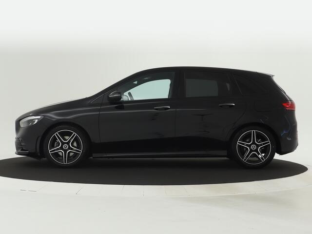 Mercedes-Benz B-KLASSE 180 AMG Line LIMITED Edition | Nightpakket | Keyless-Go comfortpakket | Parkeerpakket met achteruitrijcamera | USB-pakket plus | Sfeerverlichting | Dodehoekassistent | EASY PACK achterklep |