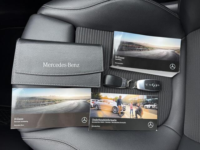 Mercedes-Benz B-KLASSE 200 Premium / Trekhaak (1600 KG Trekgewicht) / Memory Seats / Stoelverwarming / Elektrische Achterklep / Achteruitrijcamera / Cruise Control / Navigatie / All Season Banden
