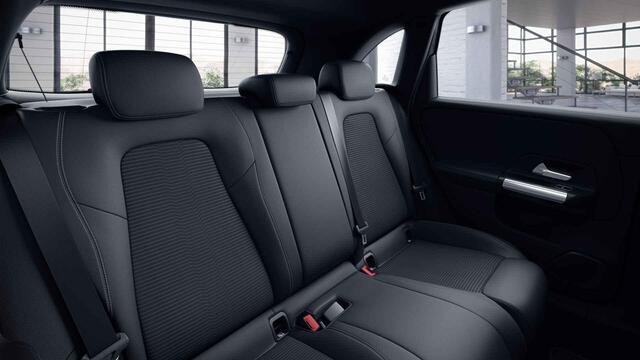 Mercedes-Benz B-KLASSE 250 e AMG Line | Trekhaak | Achteruitrijcamera | Stoelverwarming | Widescreen |