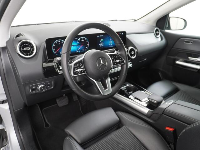 Mercedes-Benz B-KLASSE 220 4MATIC Trekhaak 1800 KG! Led