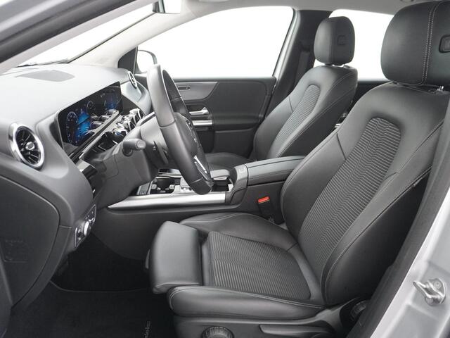 Mercedes-Benz B-KLASSE 220 4MATIC Trekhaak 1800 KG! Led