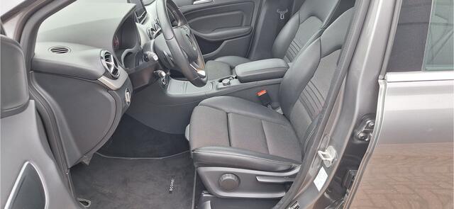 Mercedes-Benz B-KLASSE 180 Prestige AUTOMAAT + 101460 km