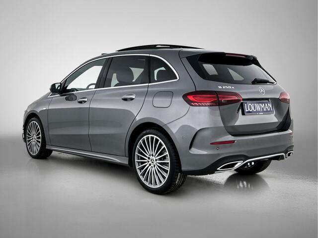 Mercedes-Benz B-KLASSE 250 e Business Solution AMG | Premium Plus pakket | Trekhaak | Warmtewerend, donkergetint glas | Winter pakket | Head-up display | Sierelementen in openporig lindehout zwart | 19 inch multispaaks velgen |