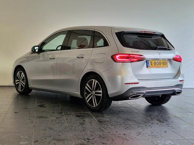 Mercedes-Benz B-KLASSE 200 Business Solution Luxury | ELEKTRISCHE TREKHAAK | PANORAMADAK | ELEKTRISCHE KOFFERKLEP | NAVIGATIE |