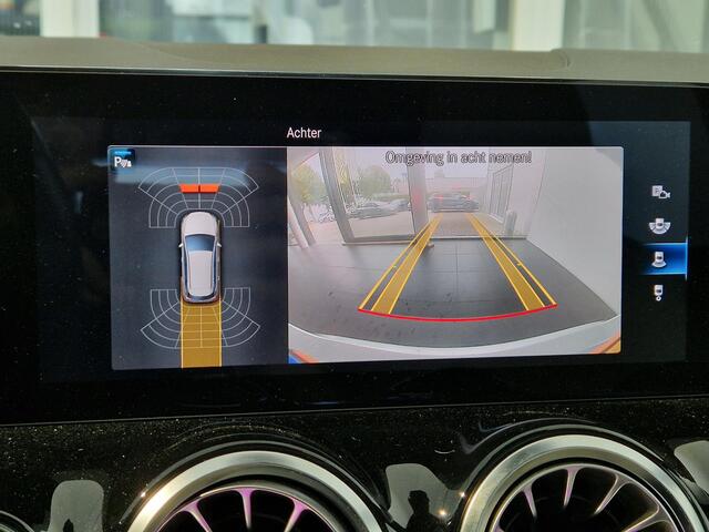 Mercedes-Benz B-KLASSE 200 Business Solution Luxury | ELEKTRISCHE TREKHAAK | PANORAMADAK | ELEKTRISCHE KOFFERKLEP | NAVIGATIE |