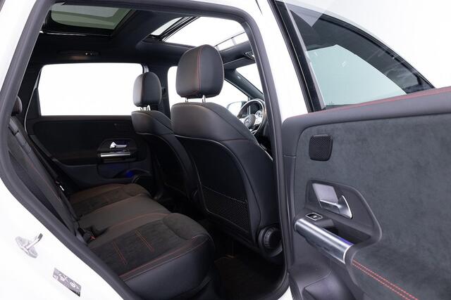 Mercedes-Benz B-KLASSE 200 Business Solution AMG | PANORAMADAK | Full LED | Trekhaak