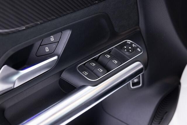 Mercedes-Benz B-KLASSE 200 Business Solution AMG | PANORAMADAK | Full LED | Trekhaak