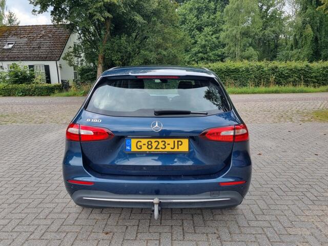 Mercedes-Benz B-KLASSE 180 Aut. Bus. Solution Navi