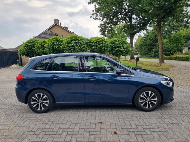 Mercedes-Benz B-KLASSE 180 Aut. Bus. Solution Navi