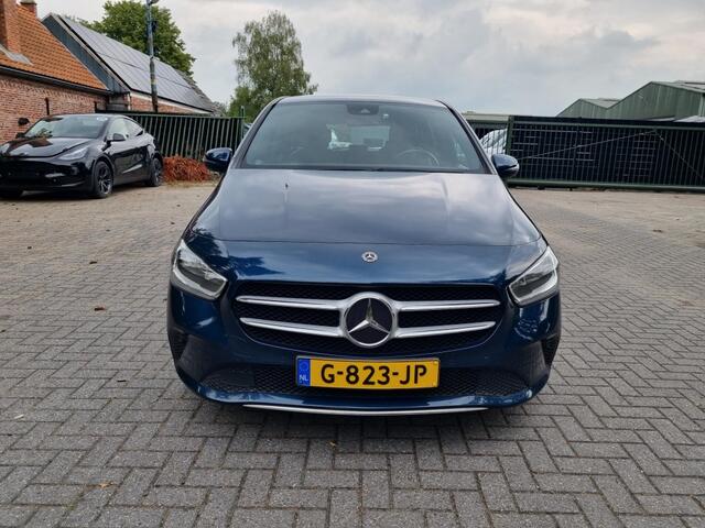 Mercedes-Benz B-KLASSE 180 Aut. Bus. Solution Navi