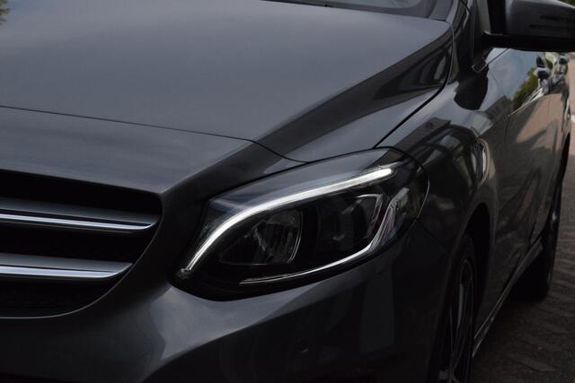 Mercedes-Benz B-KLASSE 180 Ambition|18"|Trekhaak|Winterset|Lage km!