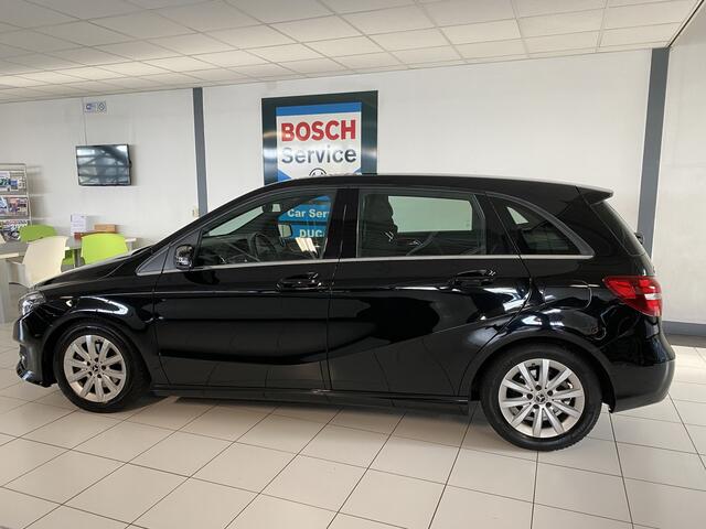 Mercedes-Benz B-KLASSE 180 Business Trekhaak /stoelverwarming /Navigatie
