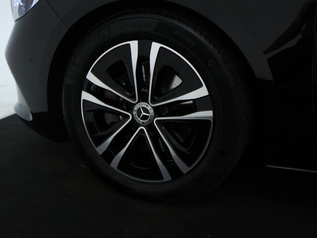 Mercedes-Benz B-KLASSE 180 Star Edition Luxury Line Trekhaak | Dodehoek assistent | Keylessgo Inclusief 24 maanden MB Certified garantie voor Europa.