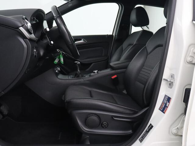 Mercedes-Benz B-KLASSE 180 Ambition | Trekhaak | Half leder | Navigatie | Park Assist | Full LED | Bluetooth | Cruise control | Airco | 17'' lichtmetalen velgen