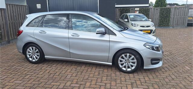 Mercedes-Benz B-KLASSE 200 Prestige AUTOMAAT + LEER