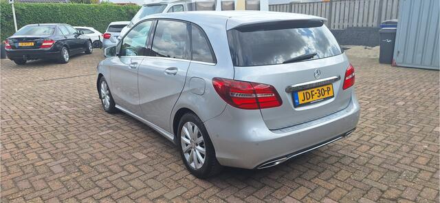 Mercedes-Benz B-KLASSE 200 Prestige AUTOMAAT + LEER