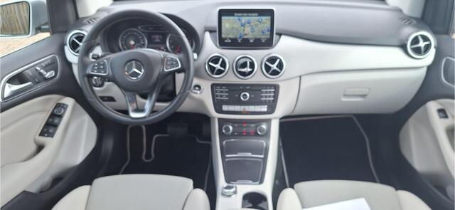 Mercedes-Benz B-KLASSE 200 Prestige AUTOMAAT + LEER