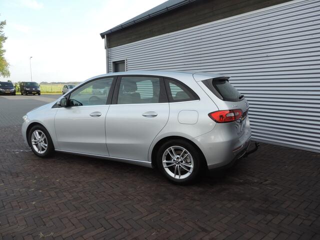 Mercedes-Benz B-KLASSE 180 Premium Plus lage km
