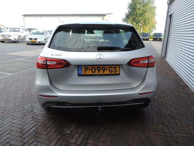 Mercedes-Benz B-KLASSE 180 Premium Plus lage km