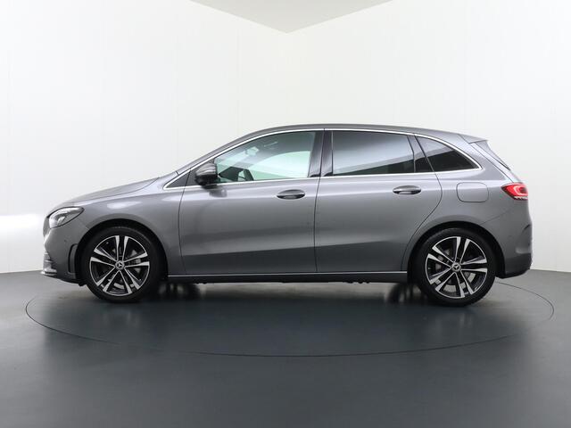 Mercedes-Benz B-KLASSE 200 Business Solution AMG Leder | Elektrische Kofferbak | Ambilight Sfeerverlichting | Rijklaar geleverd met 12 maanden BOVAG-garantie