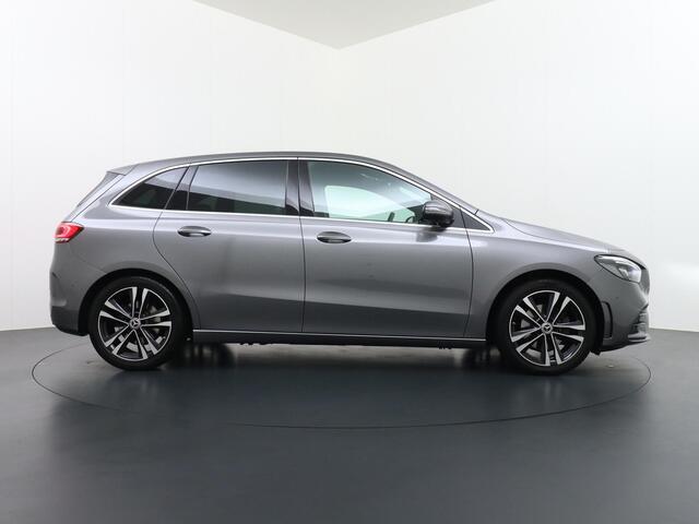 Mercedes-Benz B-KLASSE 200 Business Solution AMG Leder | Elektrische Kofferbak | Ambilight Sfeerverlichting | Rijklaar geleverd met 12 maanden BOVAG-garantie