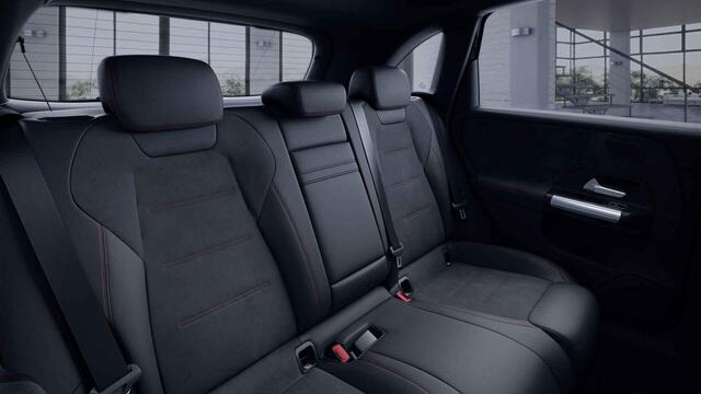 Mercedes-Benz B-KLASSE 200 Business Solution AMG | Multibeam | Trekhaak | Stoelverwarming | Achteruitrijcamera |Widescreen |