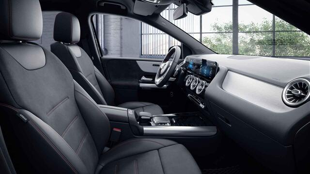 Mercedes-Benz B-KLASSE 200 Business Solution AMG | Multibeam | Trekhaak | Stoelverwarming | Achteruitrijcamera |Widescreen |